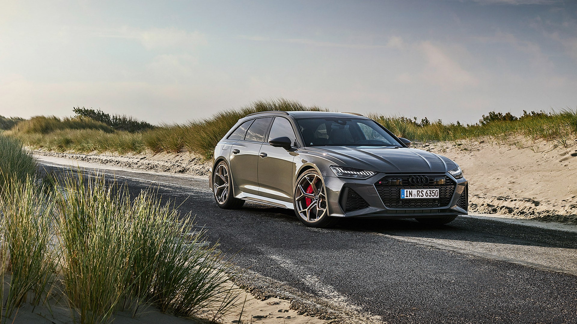 2023-Audi-RS6-Avant-Performance-001-1080-min